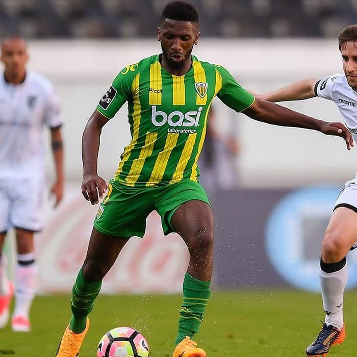 Dylan Tavares cutout photo