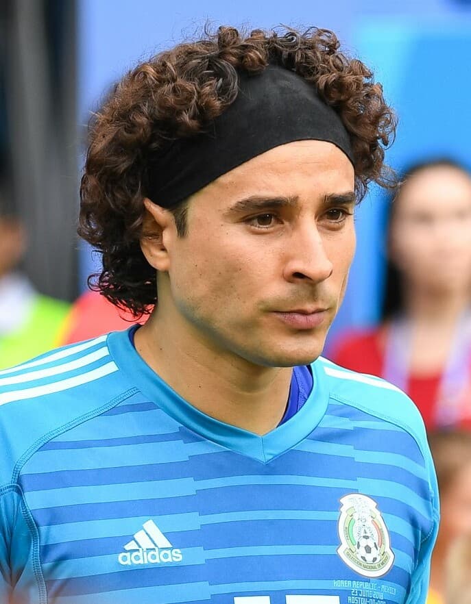 Foto recortada de Guillermo Ochoa