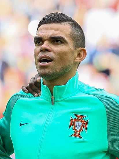 Pepe 컷아웃 사진