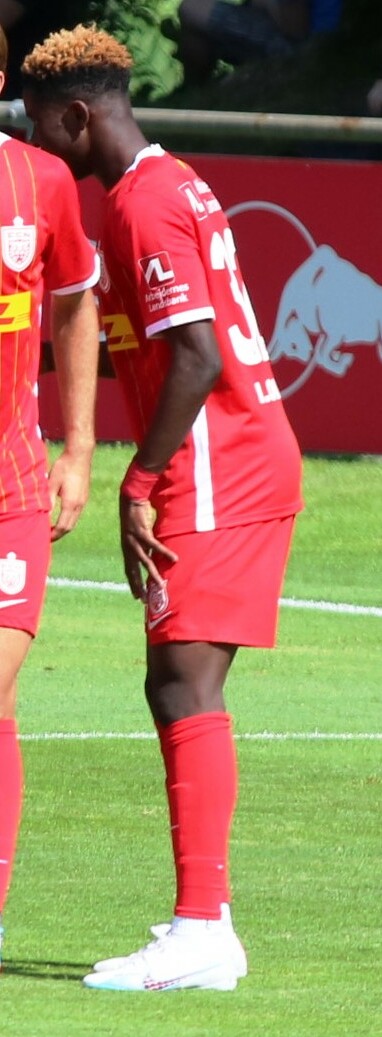 Ibrahim Osman 컷아웃 사진