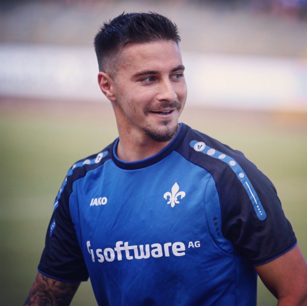 تصویر برشخورده Jamie Maclaren