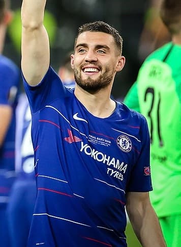 صورة مقصوصة لـ Mateo Kovačić